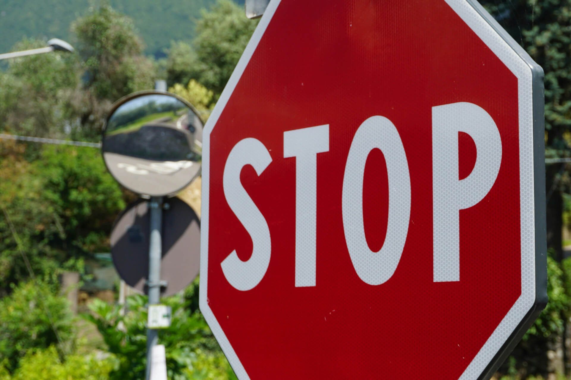 znak stop na wynajem